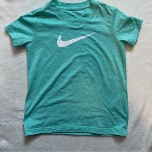 Nike Girls Dri-Fit v neck shirt (light blue)